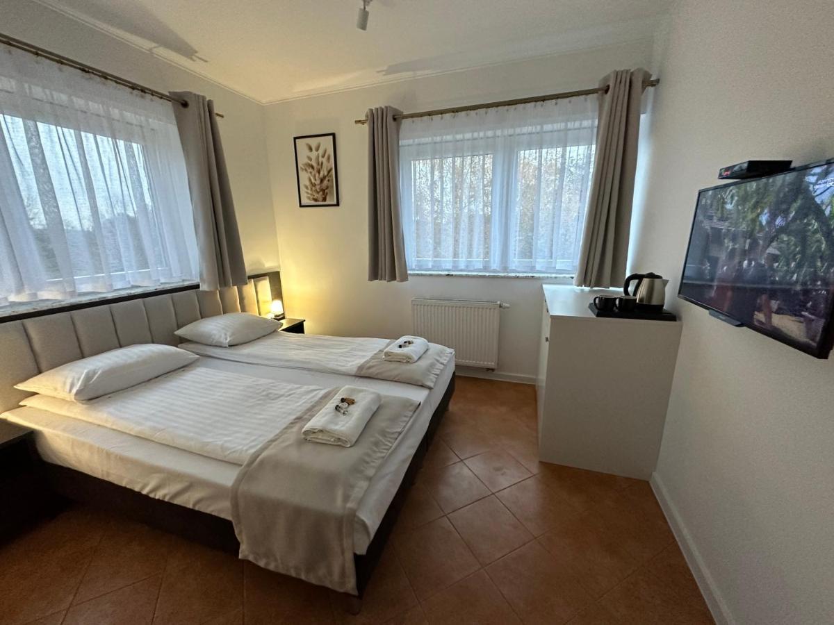Pensjonat Nad Jeziorem Powidz  Esterno foto