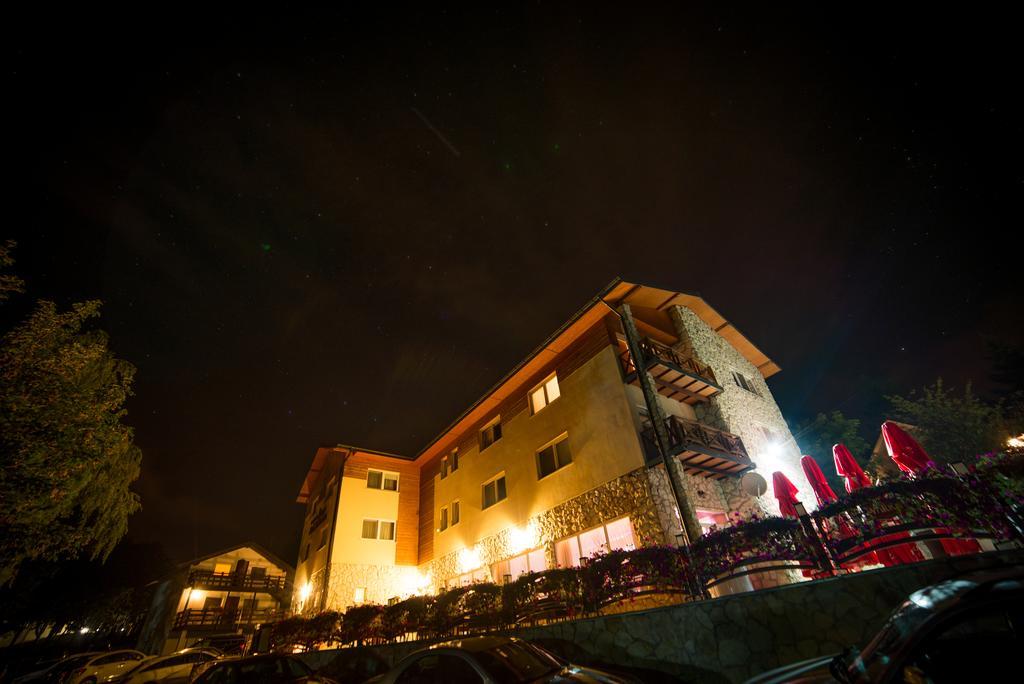 Pensjonat Nad Jeziorem Powidz  Esterno foto